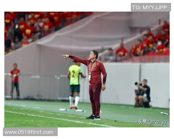 深入分析北京足球队反击战术的特点与执行效果 深入分析北京足球队反击战术的特点与执行效果