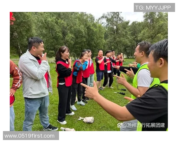 飞盘焦点:深入分析上海飞盘队的团队协作与默契配合技巧 飞盘焦点:深入分析上海飞盘队的团队协作与默契配合技巧