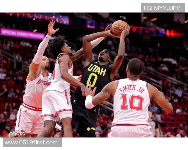 2019年火箭队与爵士队激战回顾球场上的精彩瞬间与战术较量 2019年火箭队与爵士队激战回顾球场上的精彩瞬间与战术较量